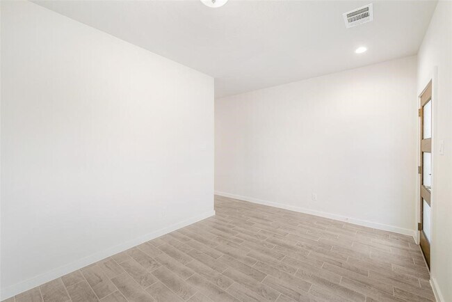 Photo - 770 Dewberry Rd