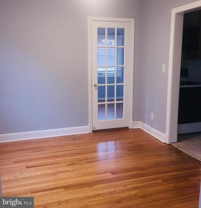 Photo - 208 W George Mason Rd