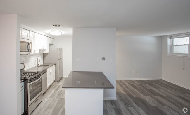 Kitchen, 2BR, 1BA 862 SF
