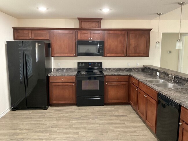 Photo - *COMING SOON* Lake Life Meets Modern Comfort in Kingsland!