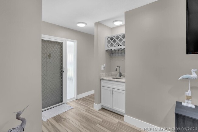 60 Pelican Pointe Dr Unit 201