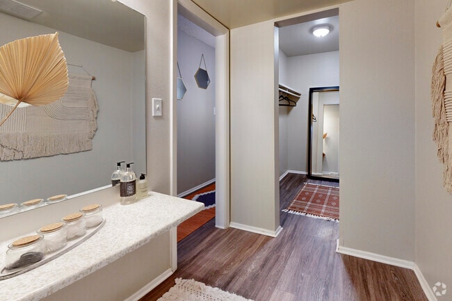 Studio-500SF-Bathroom