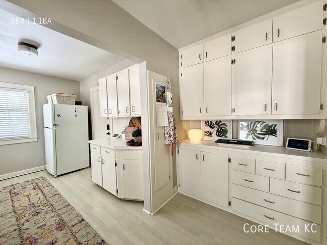 Photo - 4819 Jarboe St Unidad Top Floor