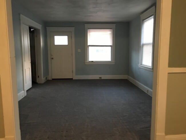3006 Montclair Ave