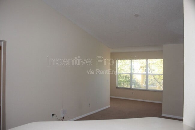 Photo - 4518 Commander Dr Unit 1934