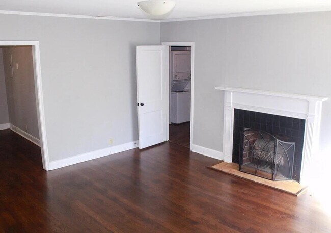 Photo - 136 E 57th St