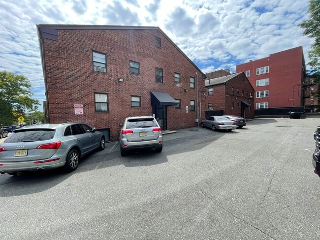 75 N. Arlington Ave