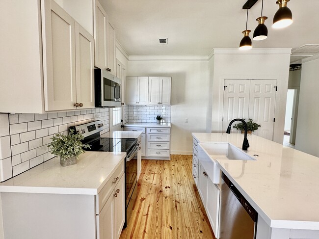 Photo - 407 N Holland St