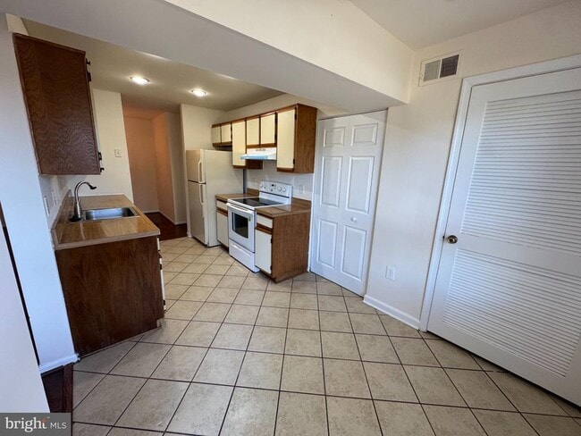 Photo - 8383 Buttress Ln Unit 102