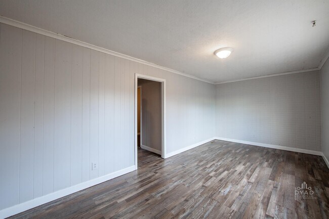 Photo - 69 Carolane Dr