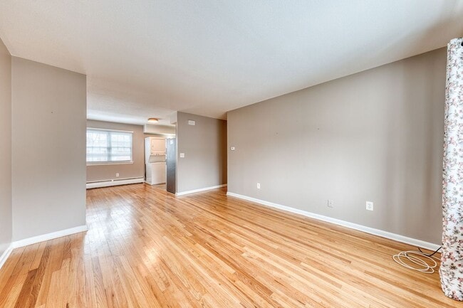 Building Photo - 66 Beths Ave