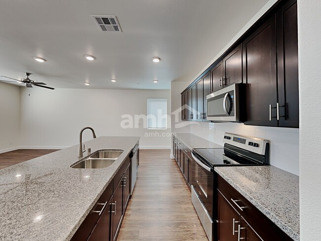 Photo - 10417 Beavertail Hill Ave