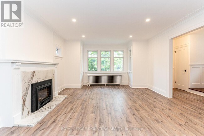 Photo - 184 Lawrence Ave E