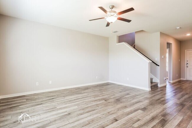 Photo - 11010 Yonder Flts