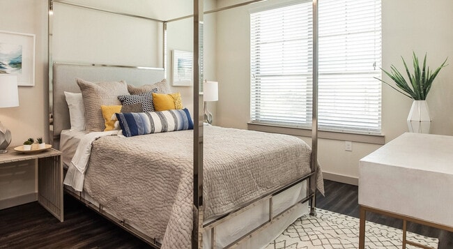 Photo - THE MARK ON SOLON