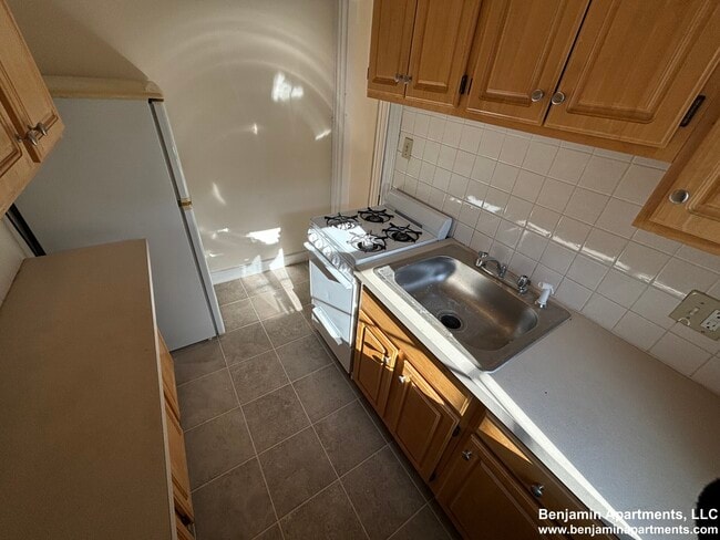 Building Photo - 1263 Commonwealth Ave Unit 49