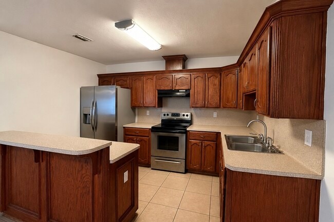 Photo - 307 W Reid Dr