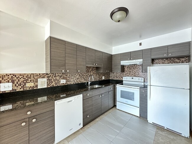 Photo - 1639 Oakwood Ave Unit 403