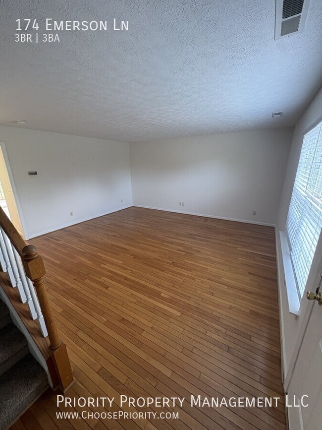 Photo - 174 Emerson Ln