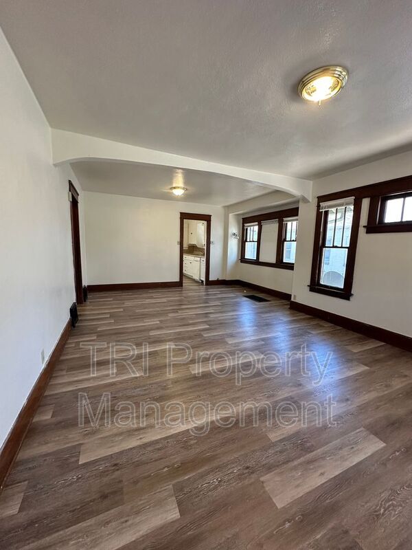 Photo - 1938 8th Ave