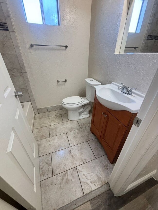 Photo - APPLY NOW FOR THIS 3 BEDROOM HOME!!