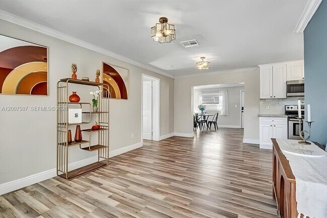 Photo - 6941 Boston Dr