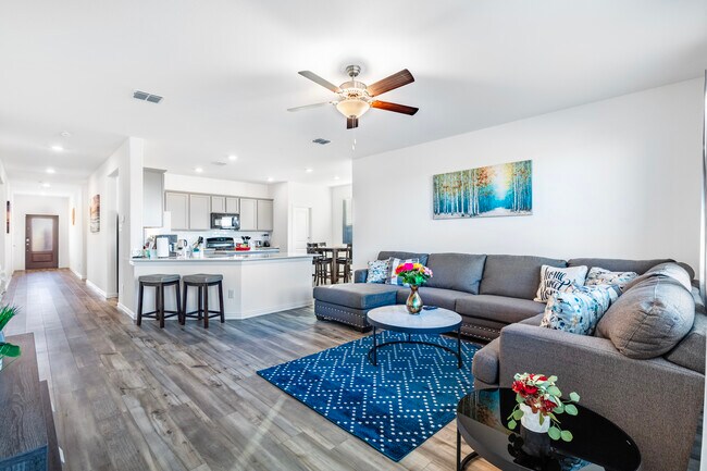 Photo - 1616 Helmoken Falls Dr