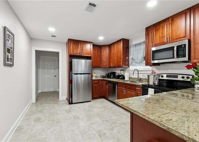 Photo - 413 Avenue J