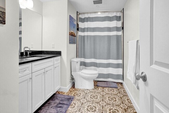 Photo - 214 E Eagle St Unidad 5