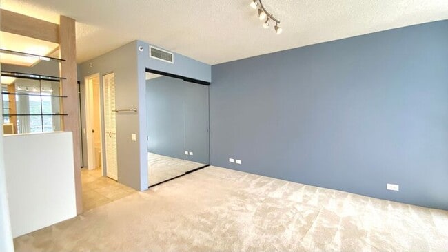 Photo - 1212 Nuuanu Ave Unidad #2406