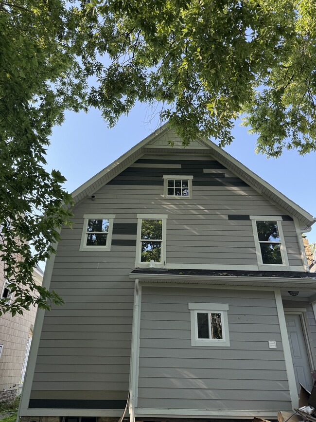 Photo - 421 Catherine St