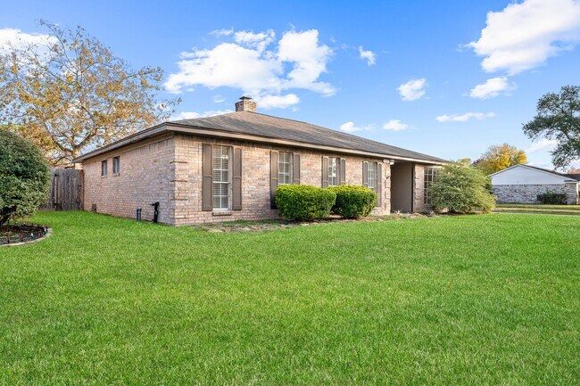 Photo - 9302 Claridge Dr