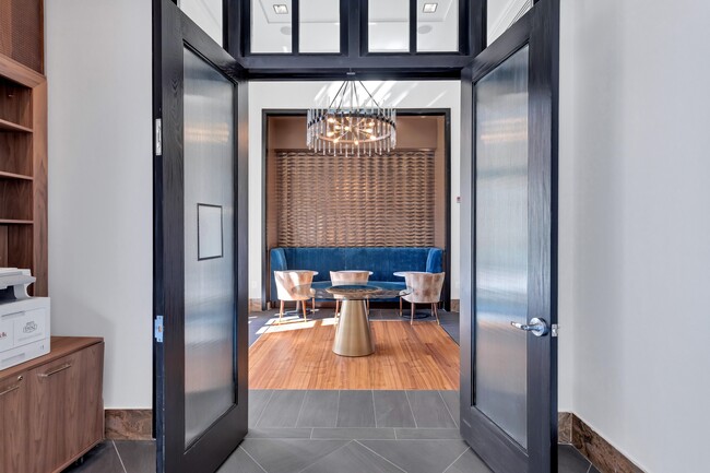 The Lounge - The Gramercy