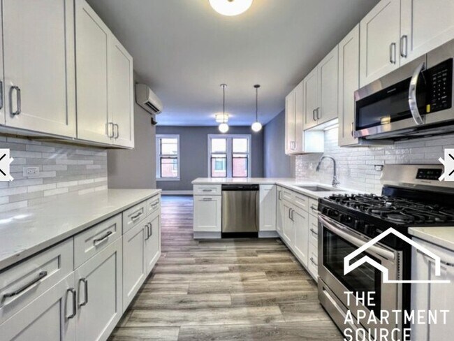 Building Photo - 3933 N Janssen Ave