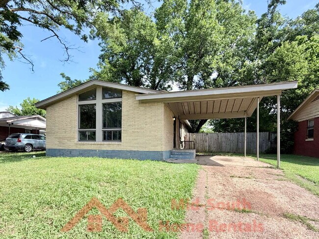 Photo - 2298 Dells Ave