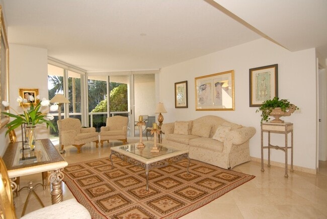 Photo - 3200 N Ocean Blvd Unidad 406