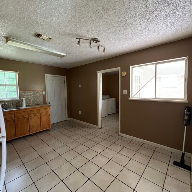 Photo - 107 Magnolia St