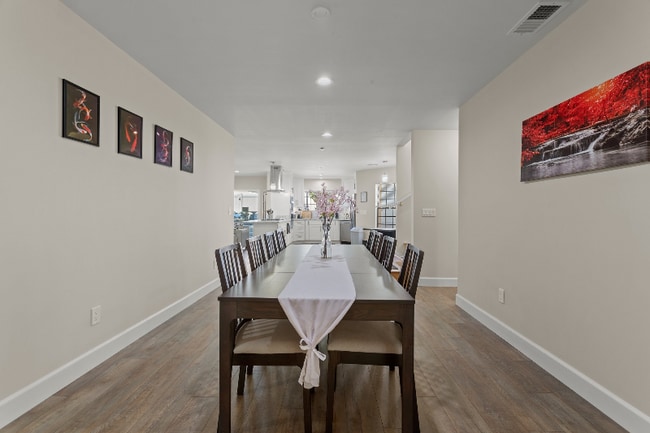 Photo - 1015 E Verdugo Ave