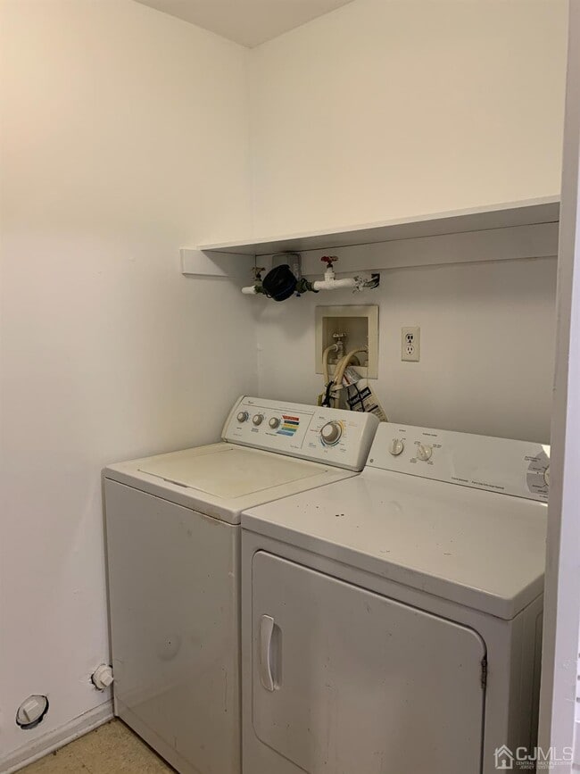 Photo - 194 Pennsylvania Way