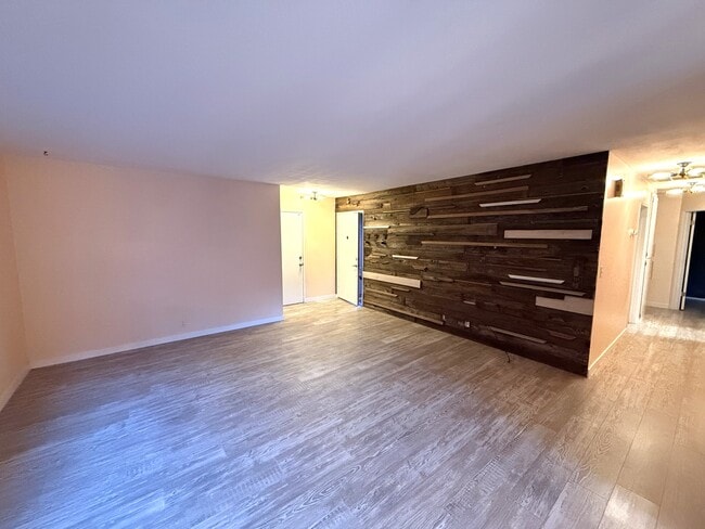 Photo - 998 Jenooke Ln