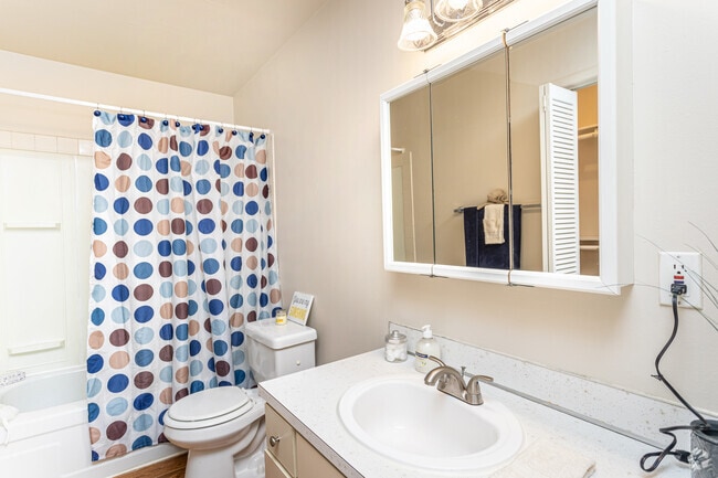 Studio - 450SF - Windsor Park Apartments