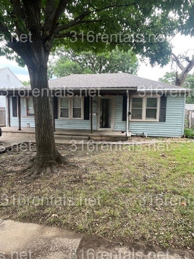 $1025 - 3 bedroom / 1.5 bathroom - Single ... - $1025 - 3 bedroom / 1.5 bathroom - Single ... Apartment Unit 2006 S Topeka Ave