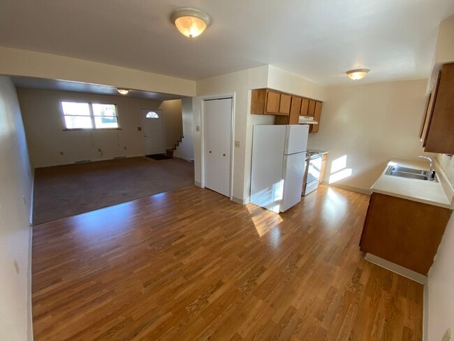 Photo - 124 Karen Way Unit A