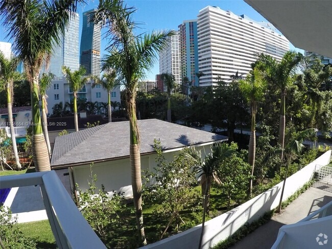 Building Photo - 1650 Brickell Ave Unit 110 Rental