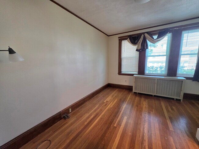 Photo - 33 Blenford Rd Unit 1
