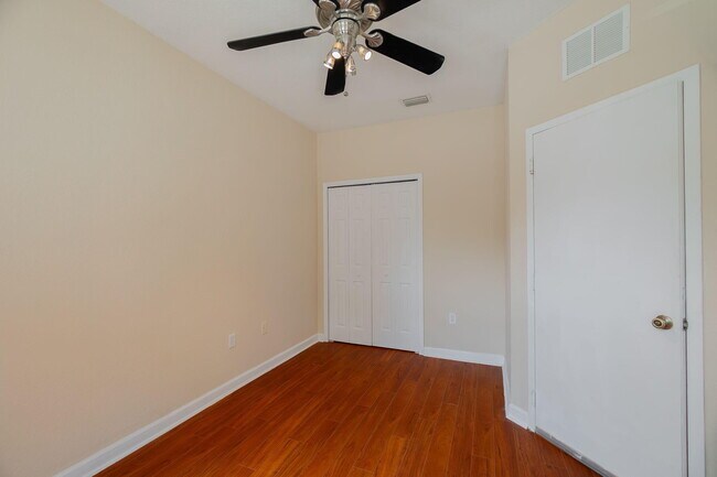 Photo - 4004 Shoma Dr