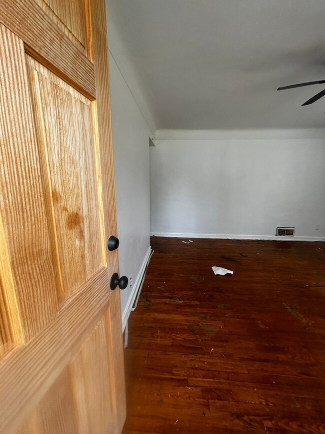 Photo - 5600 Gatesworth Ave
