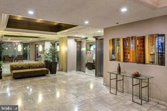 Photo - 200-210 Lombard Street