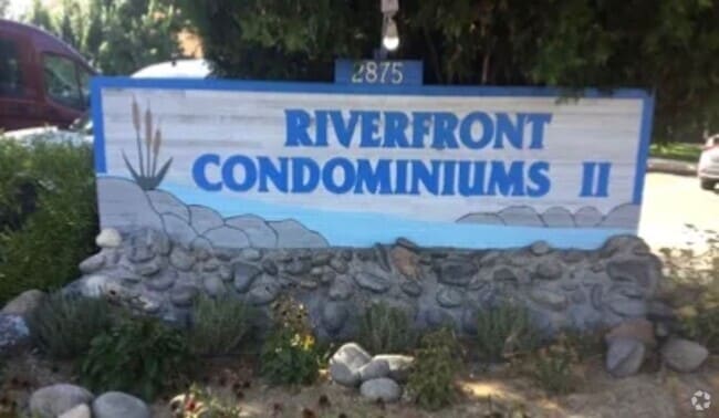 Building Photo - Idlewild Riverfront condo
