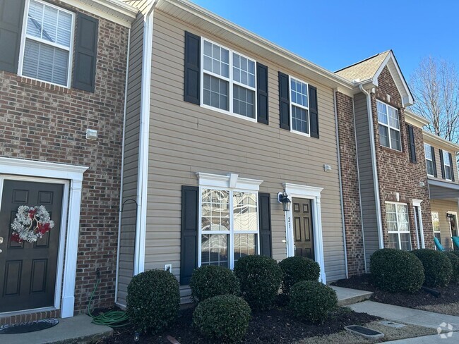 Building Photo - 3 Bedroom | 2.5 Bathroom Townhome *MOVE IN...